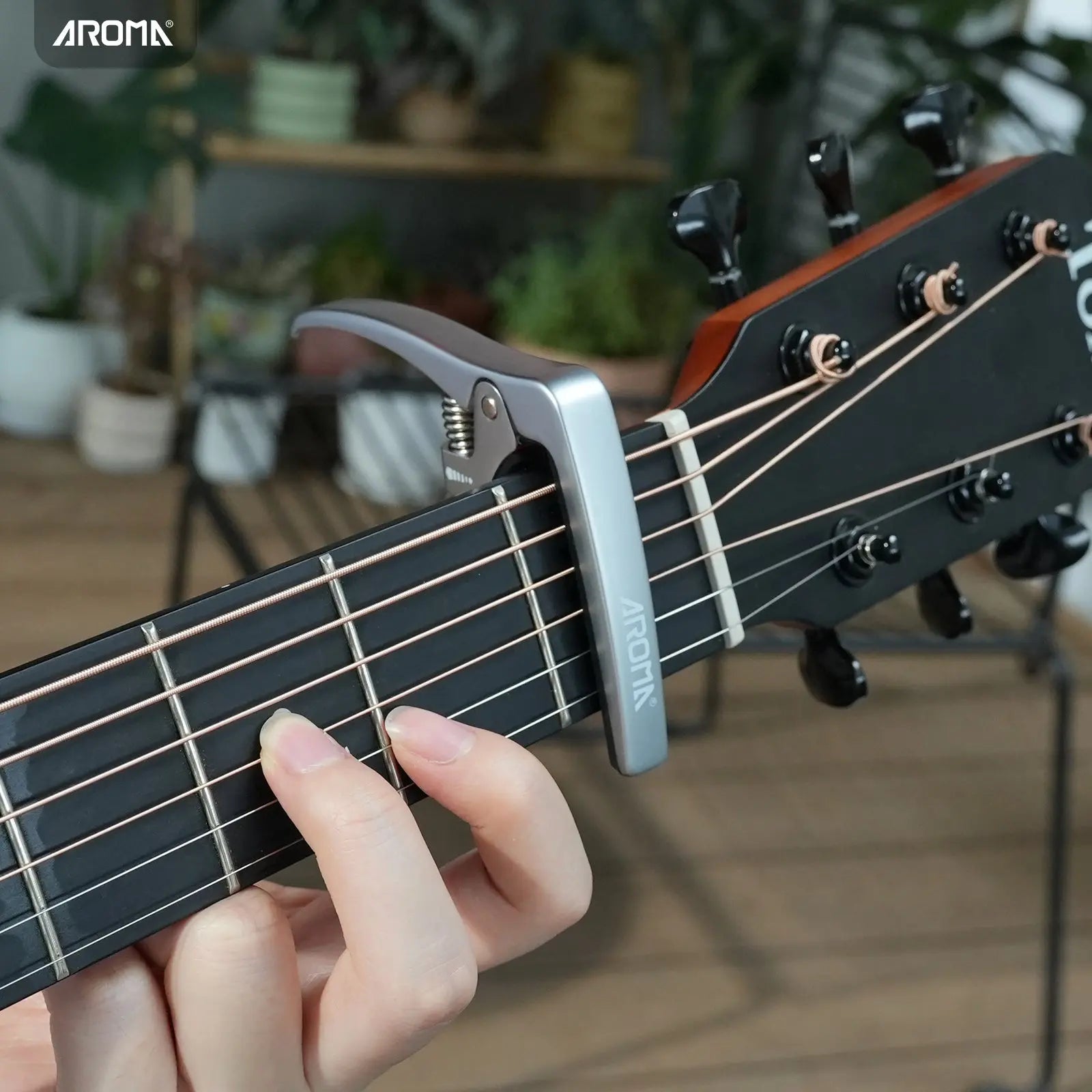 Choosing-a-Capo-That-Actually-Works Aroma Music