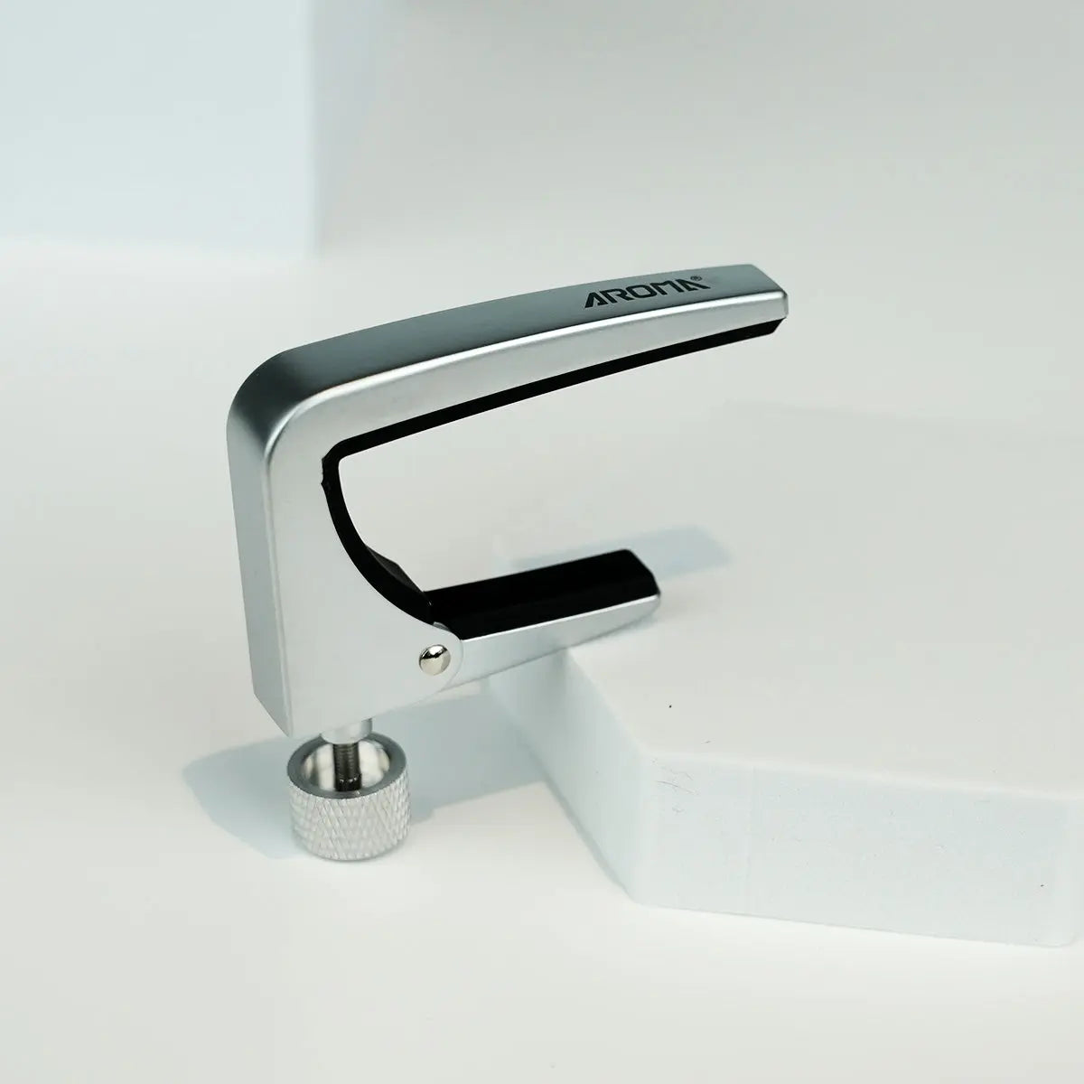 Aroma-Guitar-Capo-Review-User-Experience-with-Video Aroma Music